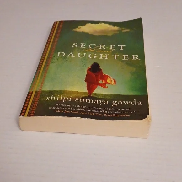 $4 Add-on "Secret Daughter" by Shilpi Somaya Gowda - Paperback Novel - Picture 4 of 8